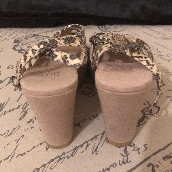 Accessories - Picture 4 of 5